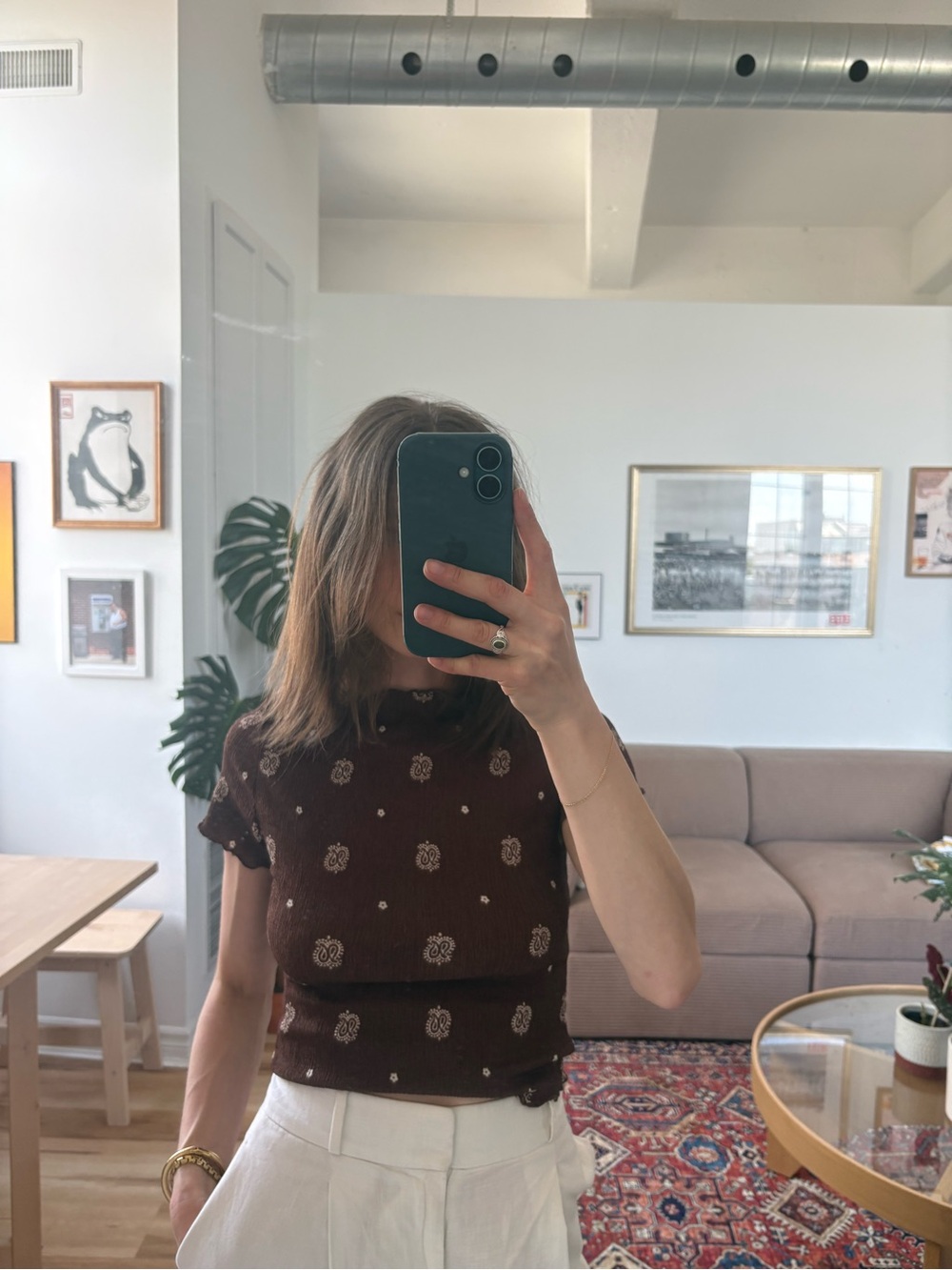 H&M Brown Short-Sleeve Knit Top with Cream Floral Motif